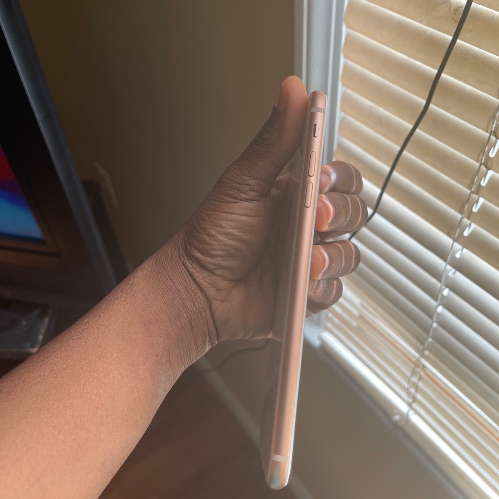 Used iPhone8+ - Picture 7 of 7